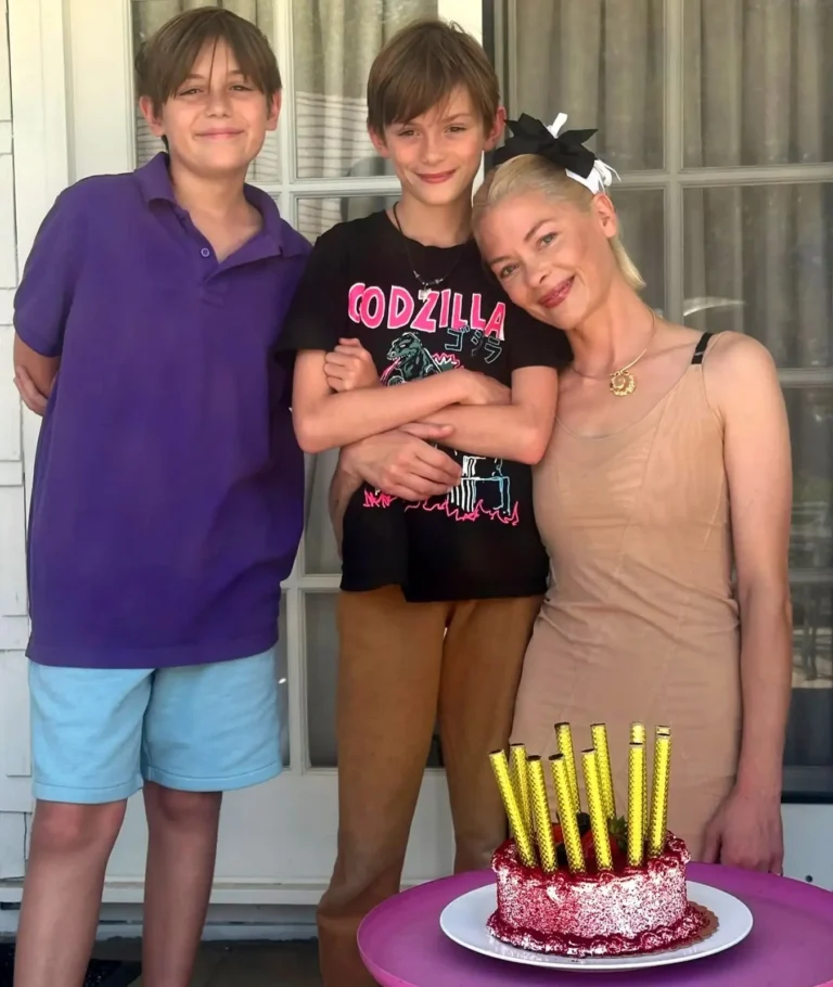Tendência de moda: ausência de Jaime King no casamento de Taylor Swift