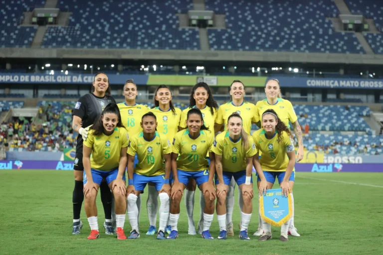 Tendência de moda: seleção brasileira feminina se reinventa para a Copa
