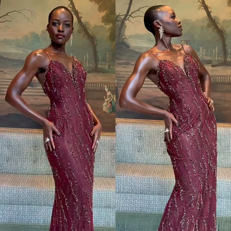 Tendência marsala: Lupita Nyong’o brilha em evento em Paris