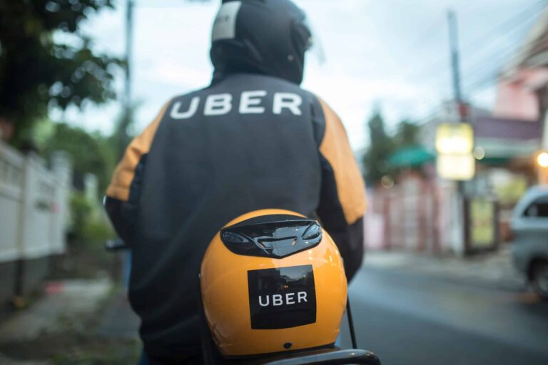 Uber Moto: Justiça mantém proibição do serviço em SP
