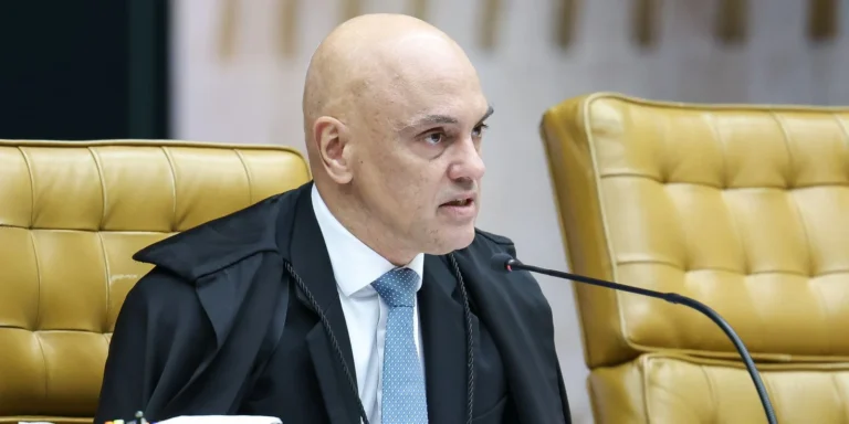 Urgente: Moraes determina 10 dias para PF ouvir Flávio sobre Lula