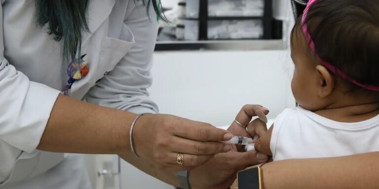 Vacinação infantil: 13,5 milhões de crianças sem vacina no Brasil