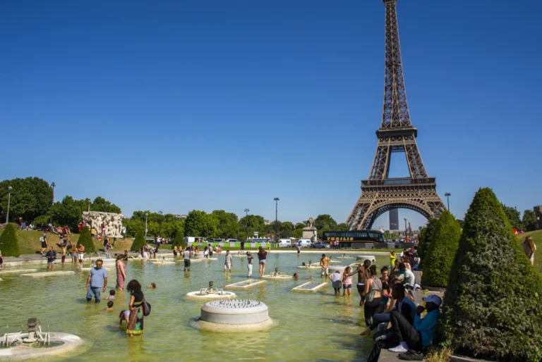 Verão europeu: onde encontrar estilo e frescor em Paris