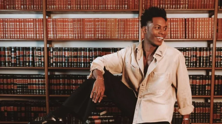 Viral: Web comenta nudez de Breno Ferreira com Clara Moneke