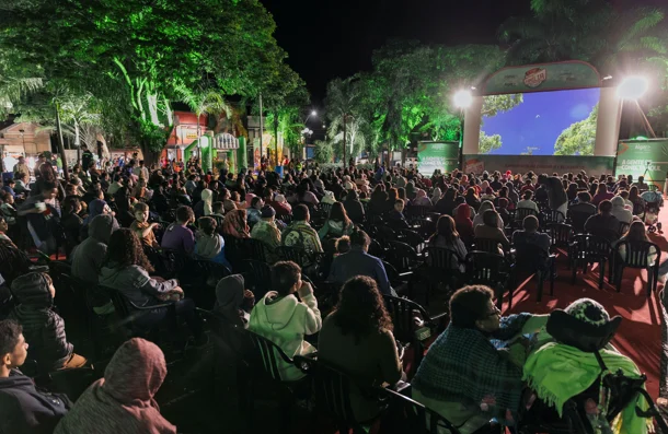 cine10