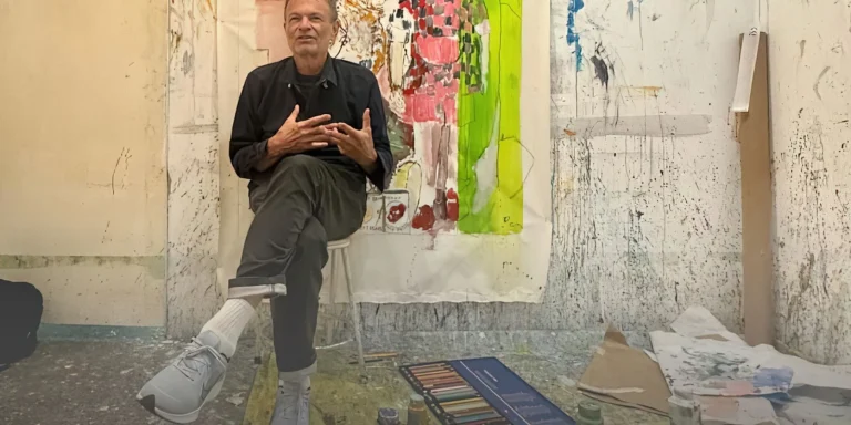 Atelier é a casa das dúvidas em cartaz até 21 de agosto no RJ