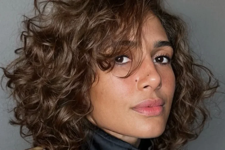 Corte de Camila Pitanga inspira cacheadas a melhorar a rotina