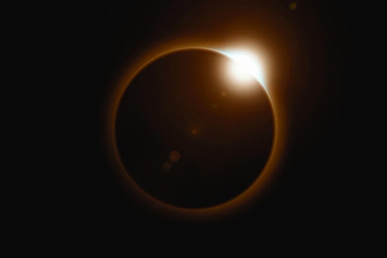 Eclipses de agosto: dicas de astrologia para sua saúde e bem-estar