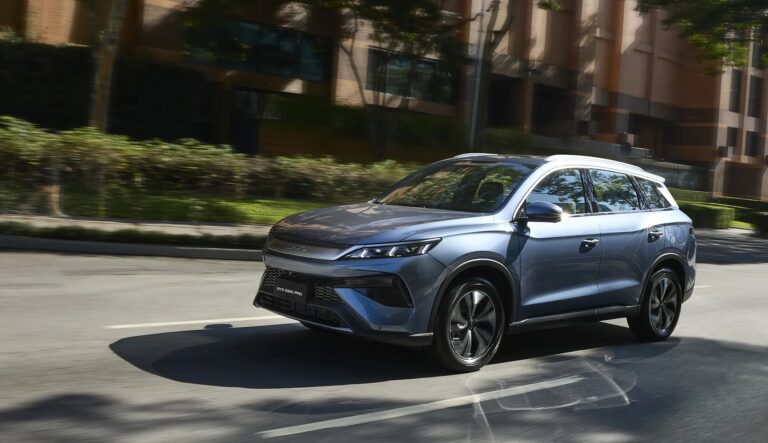 Lançamento BYD: carro híbrido flex feito no Brasil