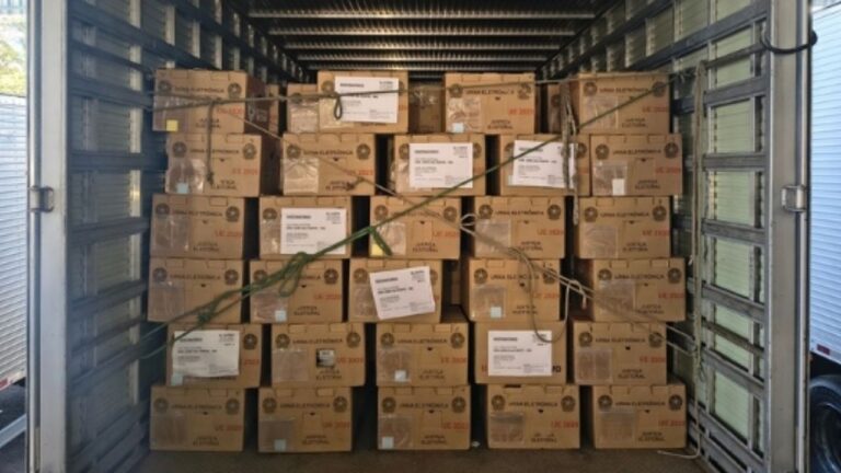 TRE-MG inicia envio de 1.753 urnas eletrônicas para Uberlândia; equipamentos devem chegar entre 12 e 14 de agosto