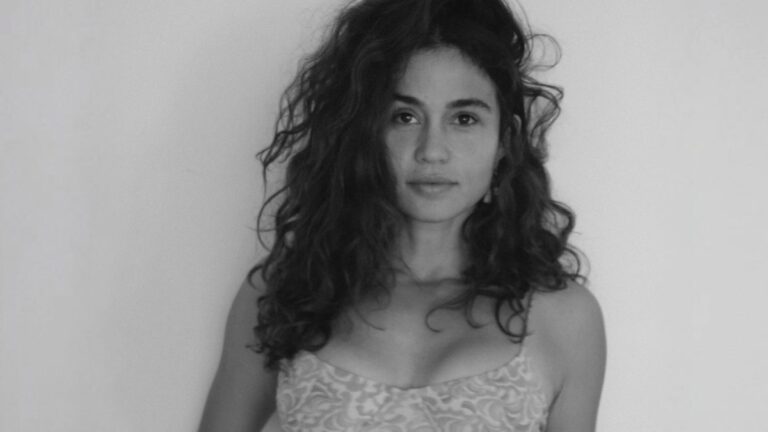 Viral: Nanda Costa exibe biquíni de Emilie Rey no Instagram