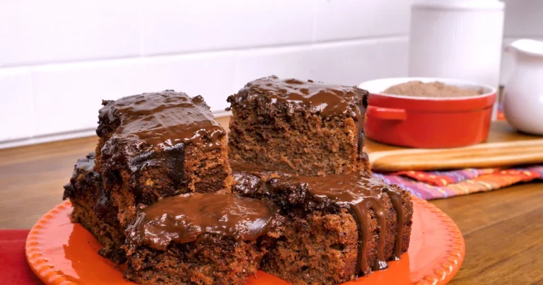 Bolo de chocolate molhadinho