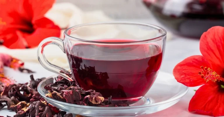 Chá de hibisco com sabor intenso, sem amargor