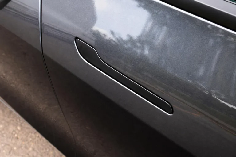 China inicia recall de quase 4,3 milhões de carros por risco em maçanetas de emergência