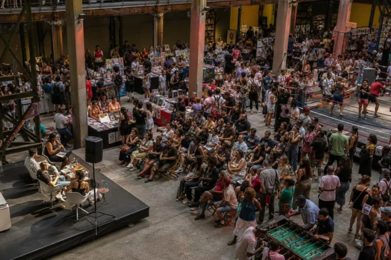 Flipei reúne literatura independente e debates sociais em São Paulo