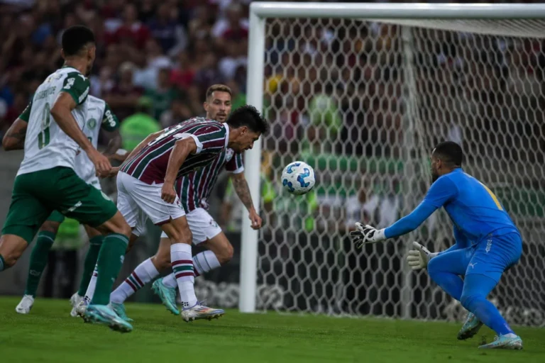 Fluminense vence Palmeiras de virada e encerra jejum de oito jogos no Brasileirão