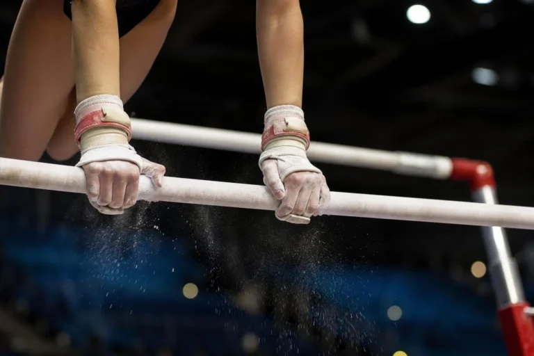 Lorrane Oliveira e Caio Souza conquistam ouro no Brasileiro de Ginástica Artística