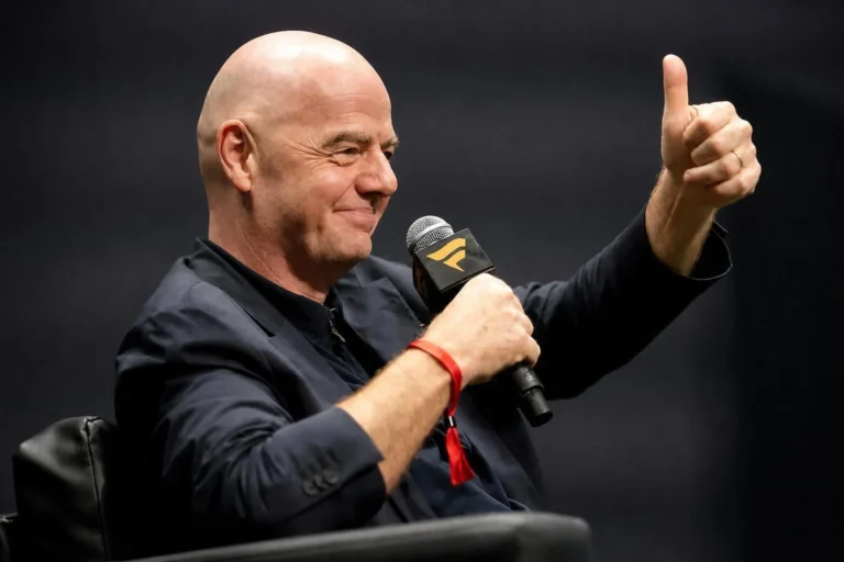 Oposição articula medidas contra Infantino, que pode deixar a presidência da FIFA