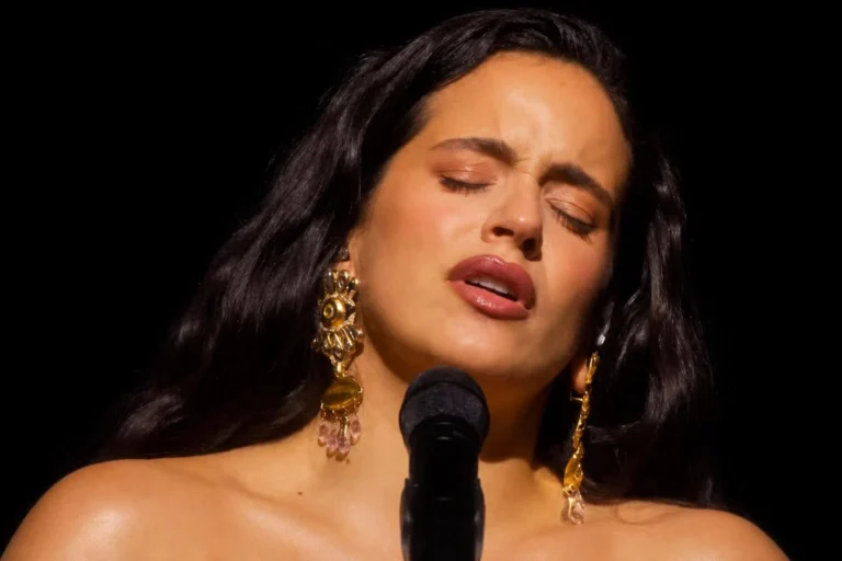 Rosalía apresenta a turnê LUX no Rio de Janeiro