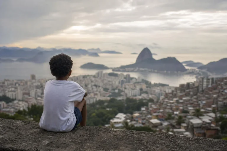 Unicef propõe agenda para proteger crianças e adolescentes no próximo governo do Rio