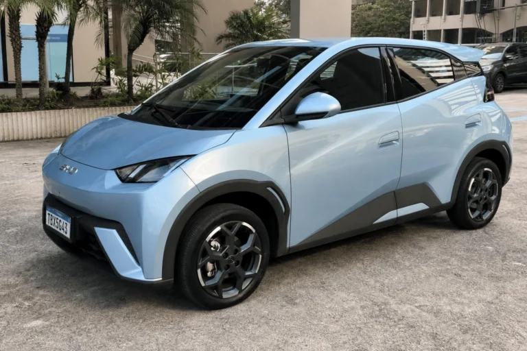 BYD Dolphin Mini se destaca como elétrico mais vendido e mostra vocação para uso urbano