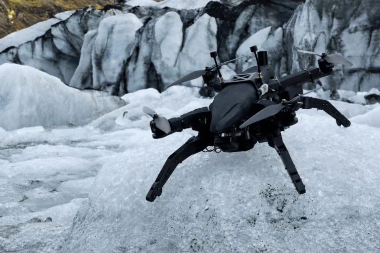 Drone Ice Dart pousa e se fixa em gelo com inclinação de até 58 graus