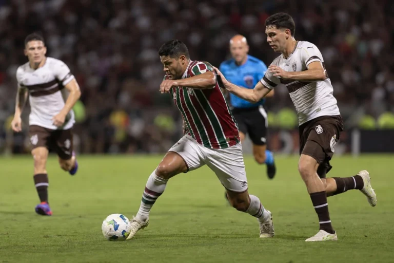 Fluminense vence o Platense por 2 a 0 e abre vantagem nas quartas da Libertadores