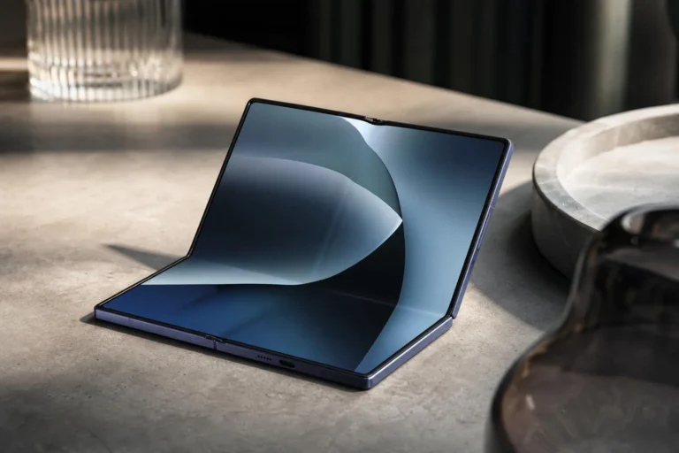 Galaxy Z Fold8 aposta em formato mais largo e desempenho forte, mas decepciona nas câmeras