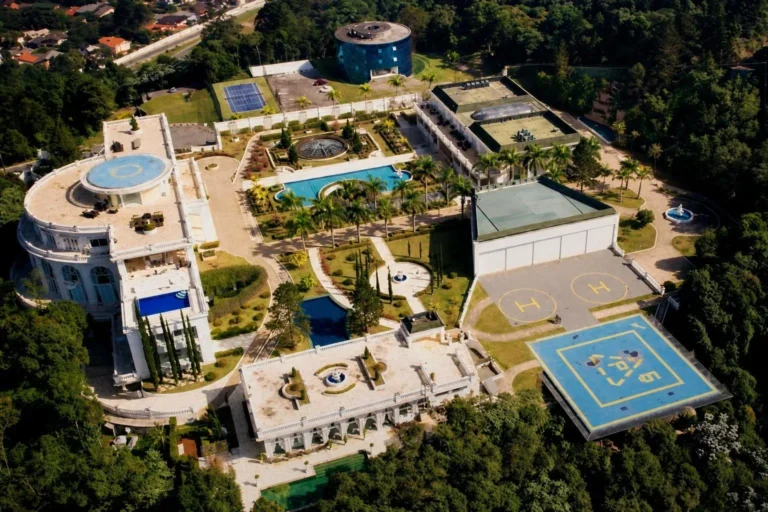 Mansão de Daniela Albuquerque e Amilcare Dallevo Jr. tem 17 mil m² e avaliação de R$ 1 bil…