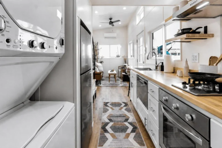 Tiny house Magnolia tem 7,9 metros e inclui máquina de lavar e secar