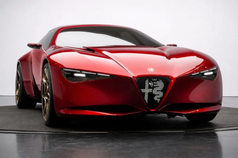 Alfa Romeo apresenta conceito Cuorerosso com motor V6 biturbo e quatro portas