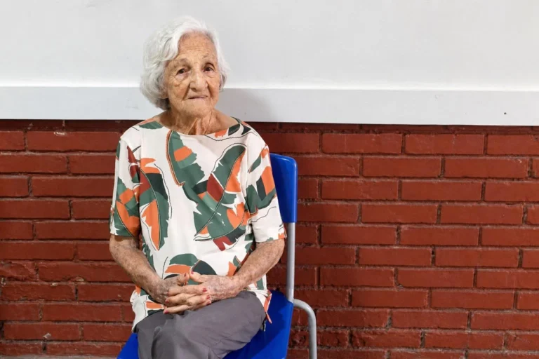 Aos 101 anos, Gladys Camargo vota em Uberlândia e afirma: “Eu amo o Brasil”