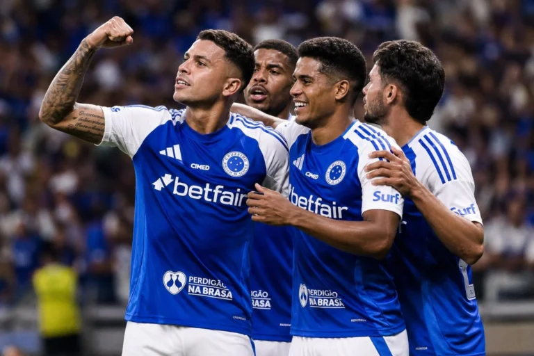 Cruzeiro vence o Remo no Mineirão e assume provisoriamente o terceiro lugar do Brasileirão