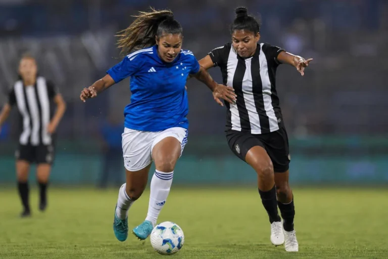Cruzeiro vence Olimpia e enfrenta Corinthians em final brasileira da Libertadores Feminina