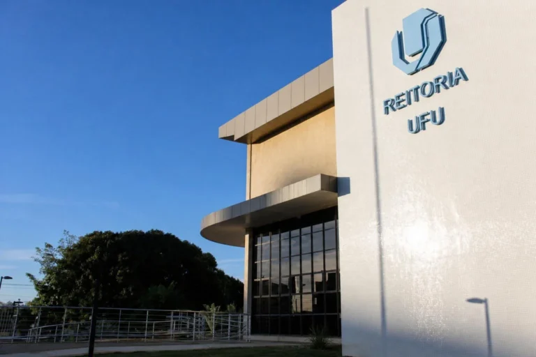 Estudante é denunciado pelo MPF após apresentar três históricos falsificados para tentar v…
