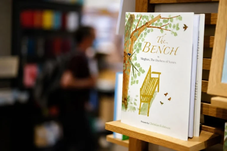 Exemplar de livro de Meghan Markle com suposta dedicatória a Eugenie é anunciado por US$ 2…