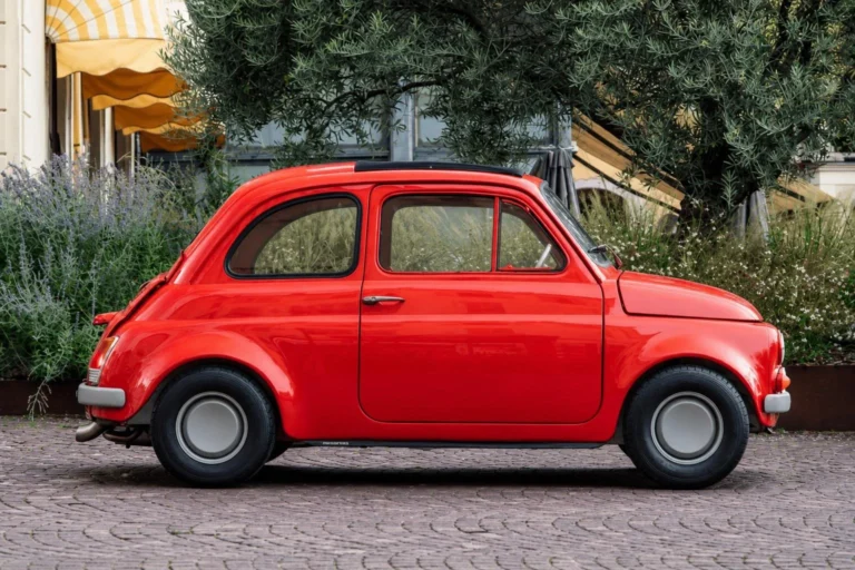 Fiat 500 de 1973 é restaurado e pode custar mais de R$ 1 milhão