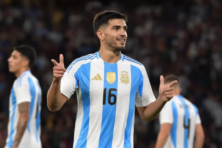 Flaco López marca, e Argentina goleia Bolívia por 4 a 0 em amistoso
