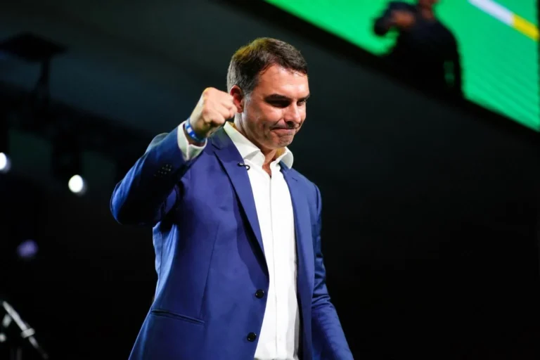 Flávio Bolsonaro vence eleição presidencial em Uberlândia com 52,35% dos votos válidos