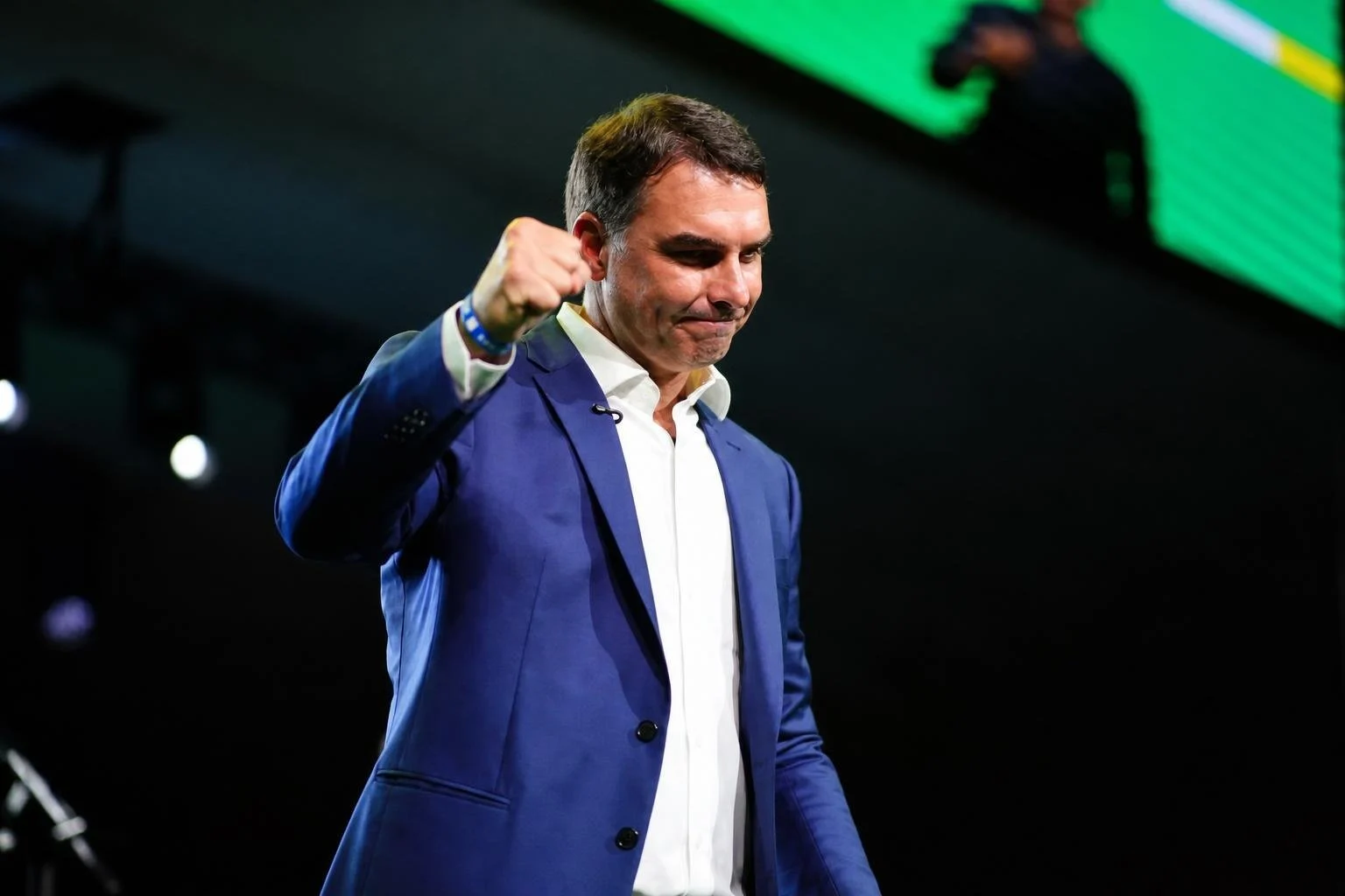 Flávio Bolsonaro vence eleição presidencial em Uberlândia com 52,35% dos votos válidos