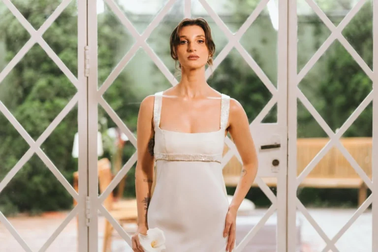 Gabie Fernandes se casa em São Paulo com vestido de Gloria Coelho encontrado em brechó