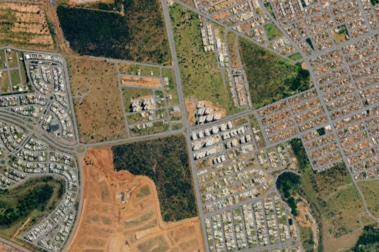 Interdições parciais alteram o trânsito em três pontos de Uberlândia até segunda-feira (26…