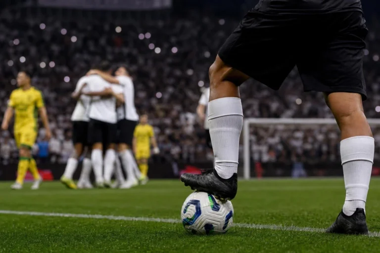 Matheus Bidu marca, Corinthians vence o Mirassol e encerra jejum no Brasileirão
