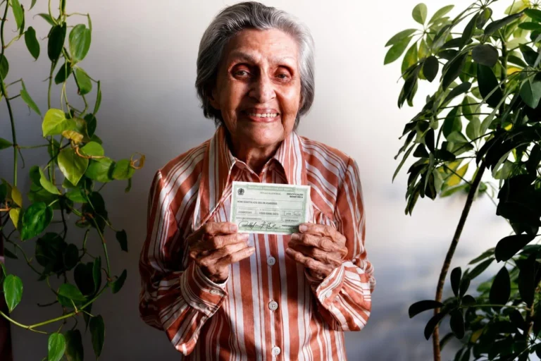 Participação de eleitores com 70 anos ou mais cresce 43% no 1º turno de 2026