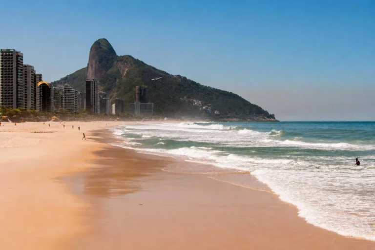 PEC das Praias pode transferir terrenos da União e extinguir taxas federais