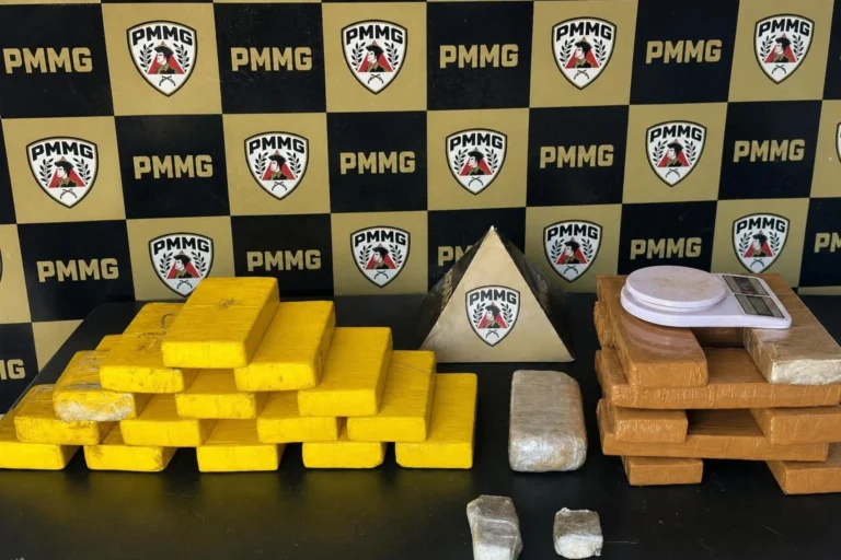 PM encontra drogas em residência no Alto Umuarama após apreensão de 700 kg de maconha