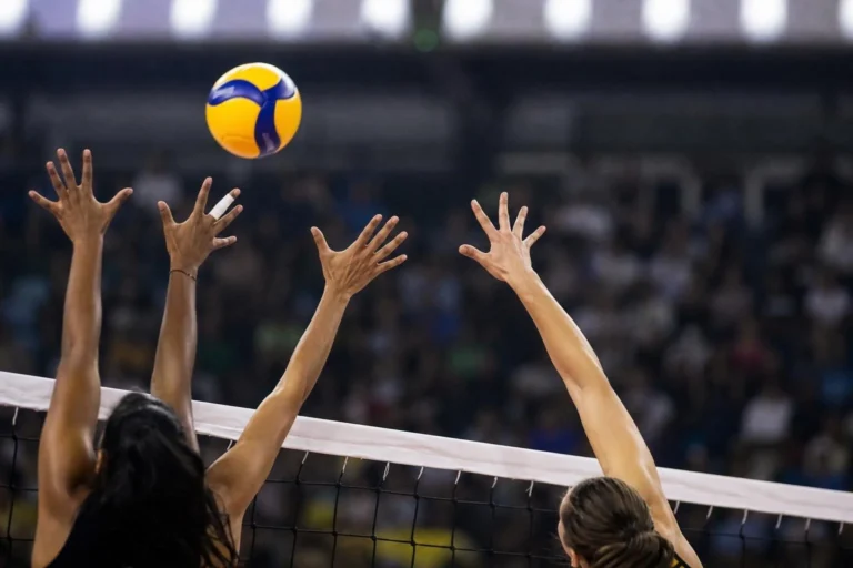 Praia Clube estreia na Superliga feminina com vitória sobre o Pinheiros em Uberlândia