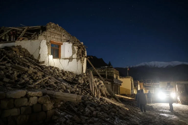 Terremoto de magnitude 7 deixa 16 mortos e 32 feridos no Tibete