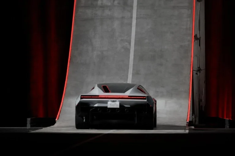 Tesla apresenta novo Roadster com tecnologia da SpaceX capaz de “voar” e andar de ponta-ca…