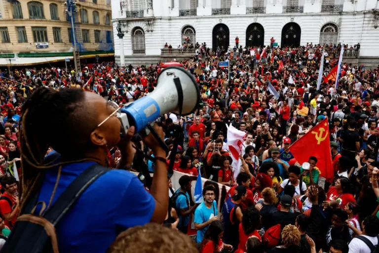 UNE destaca mobilização estudantil em defesa da democracia e da educação antes do 2º turno